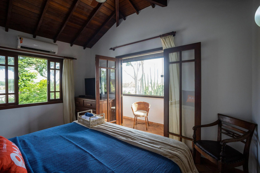 Casa Duplex Em Manguinhos Com Piscina | E 266