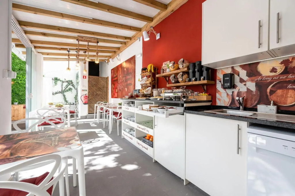 Lisbon Wine House - Rooms & Suites