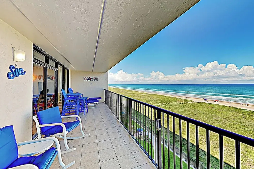 3BR Gulf-view Suite w/ Pools, Gym & Tennis