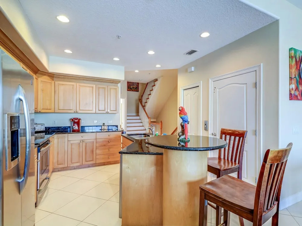 140 Brightwater Dr House - 3 Br townhouse by RedAwning