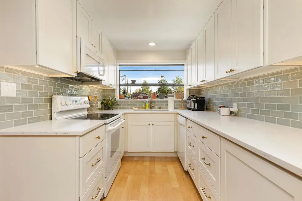 3BR Seattle Home w Spacious Yard Near Northgate