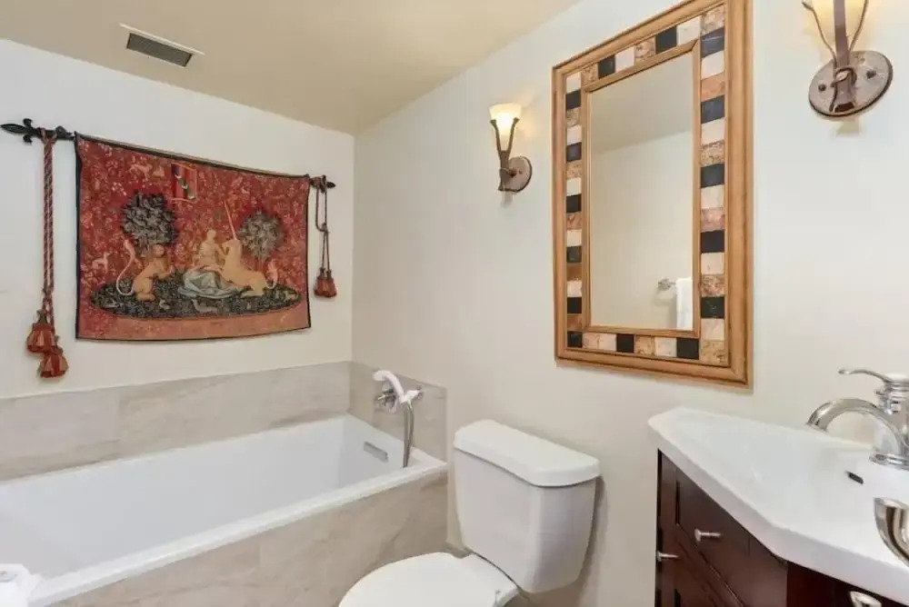 Modern 2 Bedroom Condo at the Base of Vail Mountain Next to Gondola One