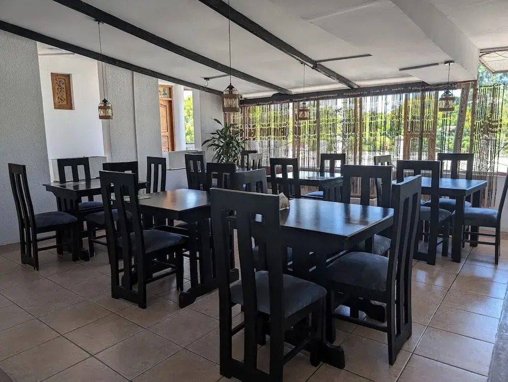 Q2 Bar & Guesthouse