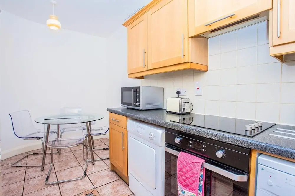 2 Bedroom Apartment 15 Minutes From City Centre