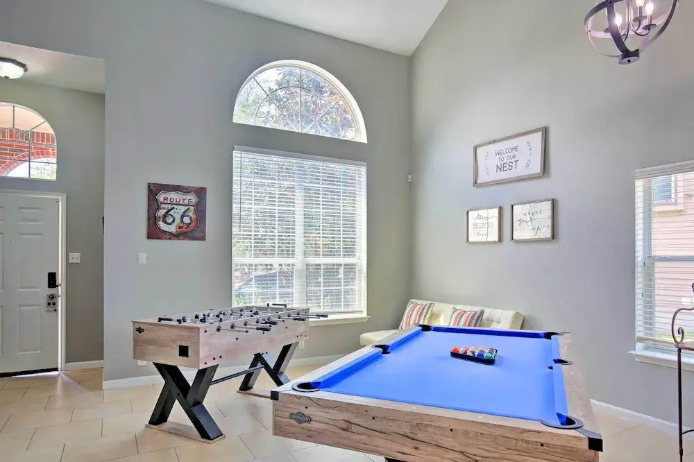 San Antonio Home w/ Hot Tub - 1 Mi to Seaworld