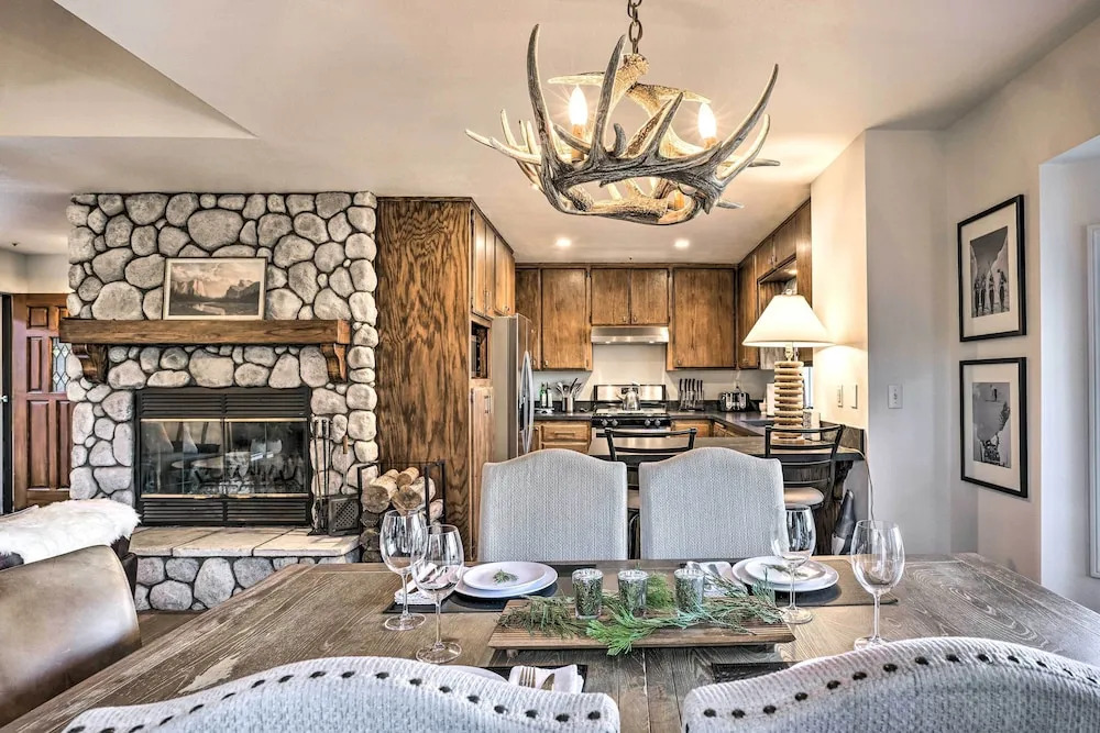 Luxe Lake Arrowhead Getaway w/ Treetop Views!