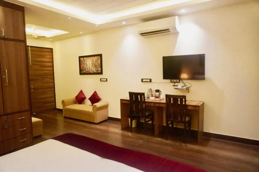 FabHotel Gracia Golf