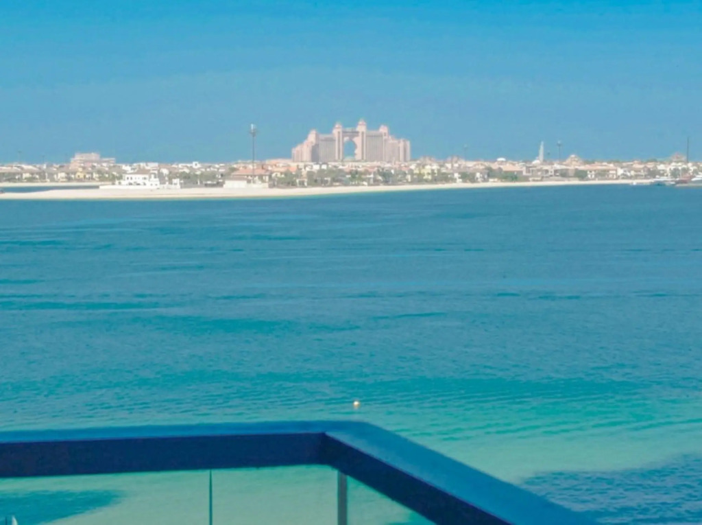 Dubai Harbour- Beach Vista 2 P202