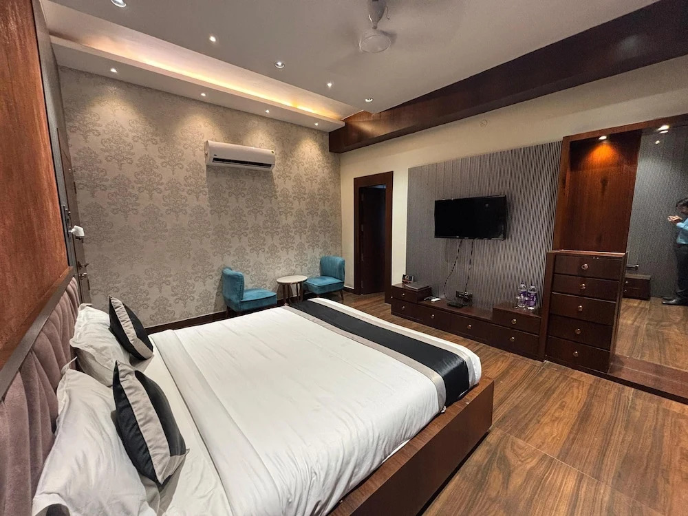 KS Square Hotel