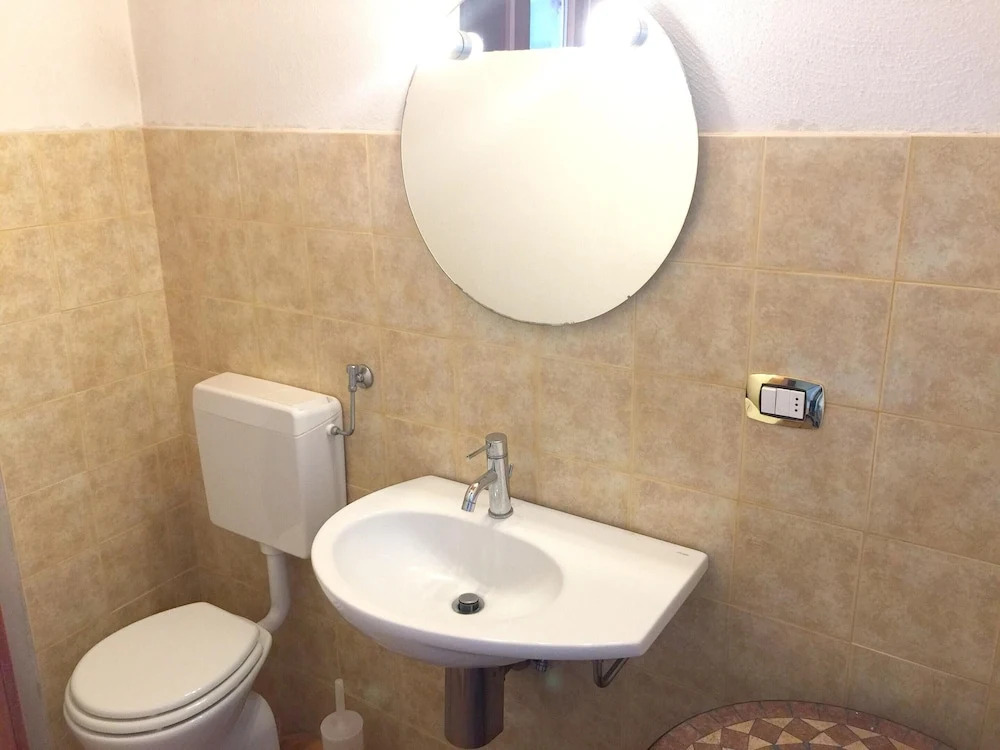 House With 4 Bedrooms in Surano, With Terrace and Wifi - 7 km From the