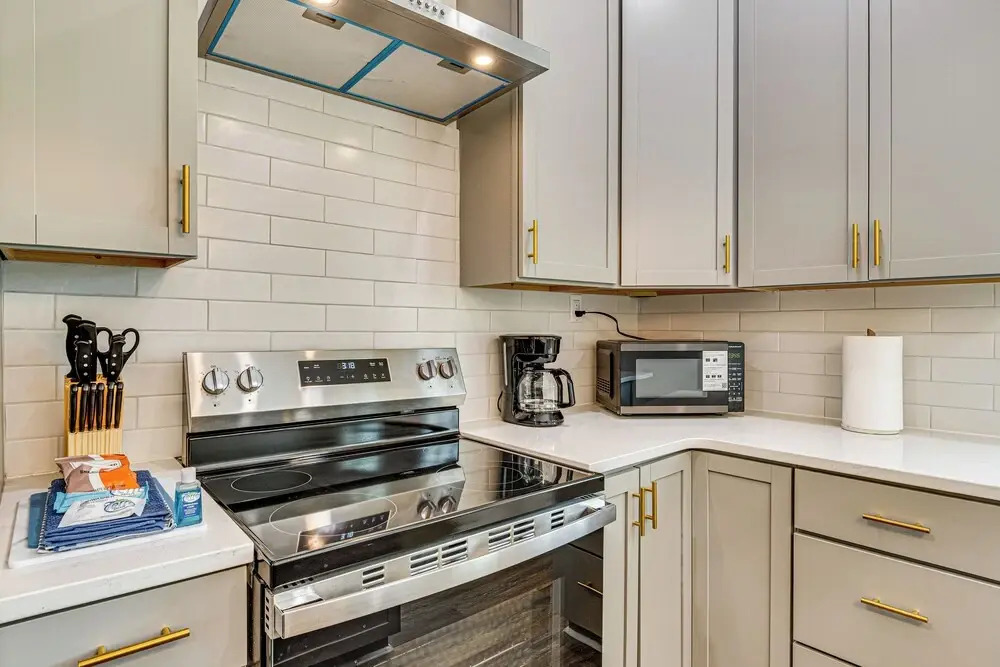 2 Mi to Mass Ave: Indianapolis Townhome Near Parks