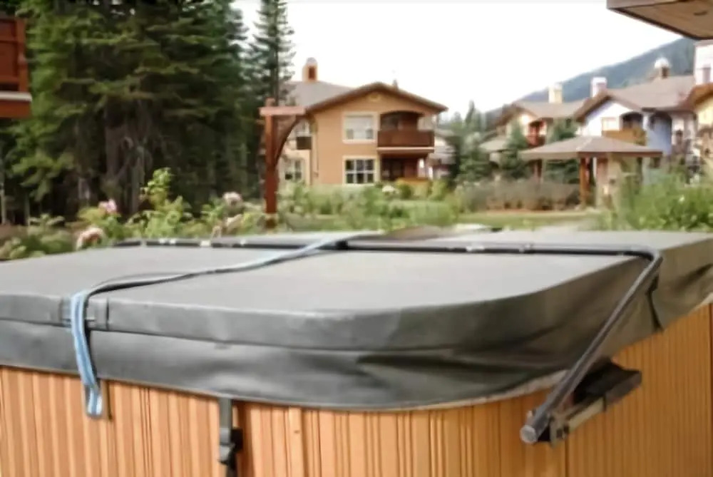Sun Peaks Accommodation by Bear Country