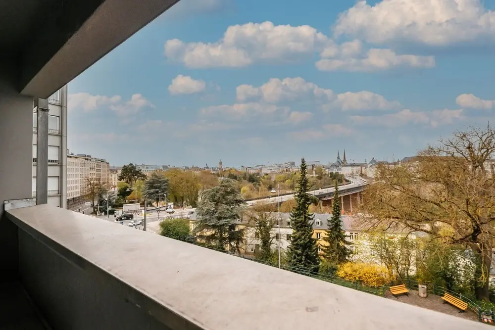 City's Best View, Spacious 2BR Apartment W Balcony