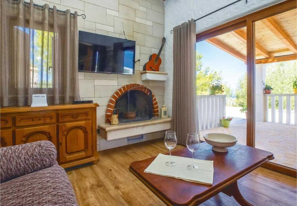 Holiday house Anabella - open swimming pool: Supetar, Island Brac