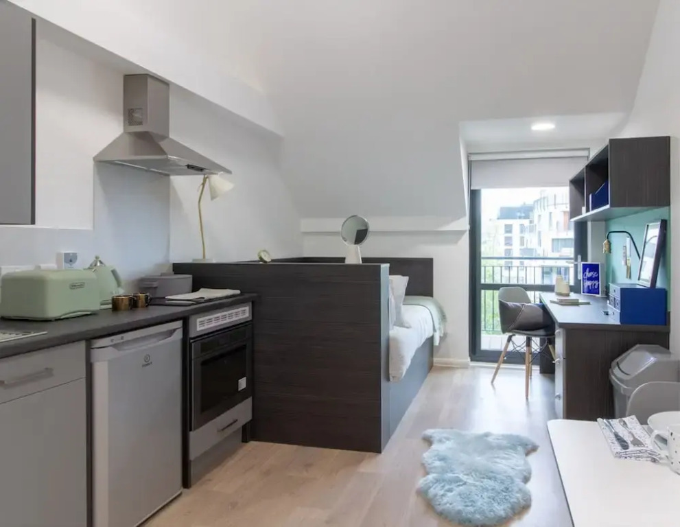 Trendy Studios for Students Only - BATH