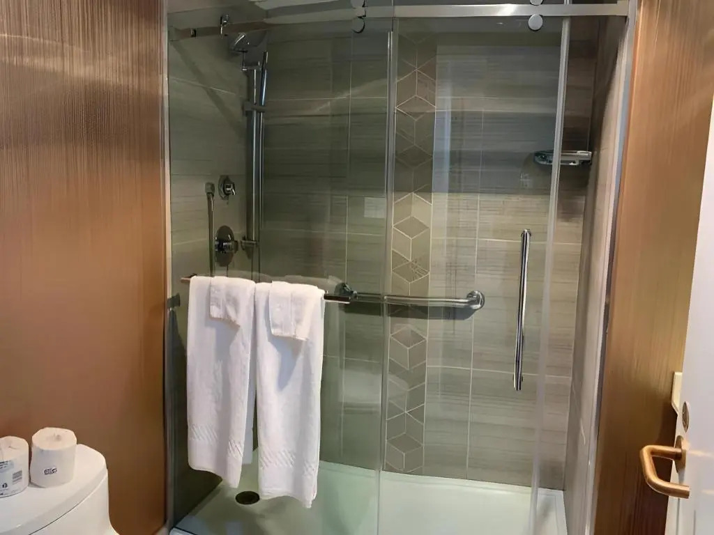Auberge Vancouver Hotel