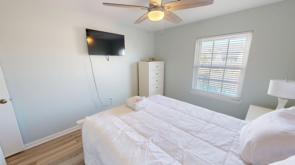 Coastal Comfort 3 Bedroom Townhouse
