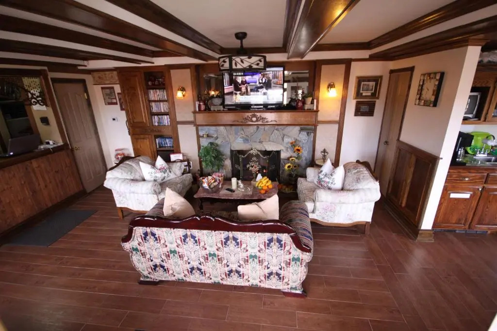 Walk to Lake Arrowhead Village! Home w/ Lake Views