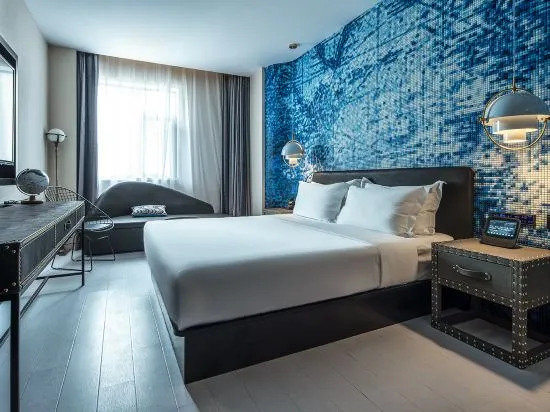 Crystal Hotel Shanghai Lujiazui Oriental Pearl Tower