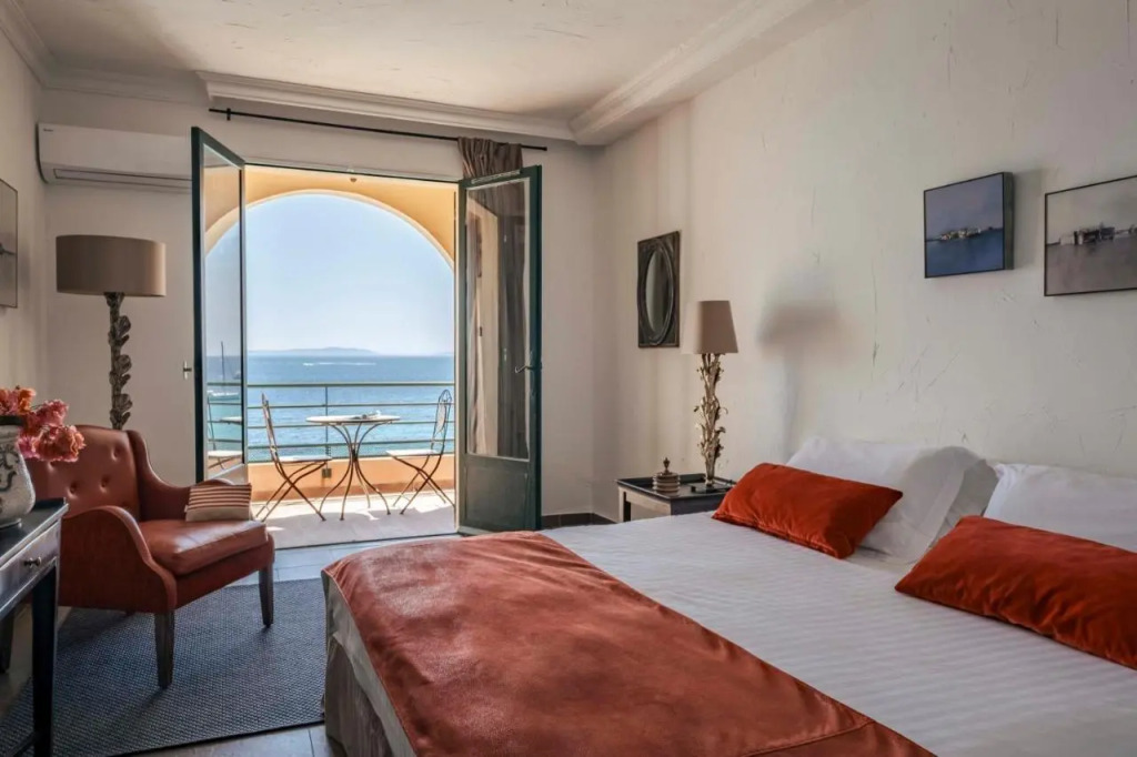 Surplage Hôtel Cavalière