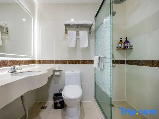 GreenTree Inn Express Hotel (Shanghai Songjiang Sports Center Subway Station)
