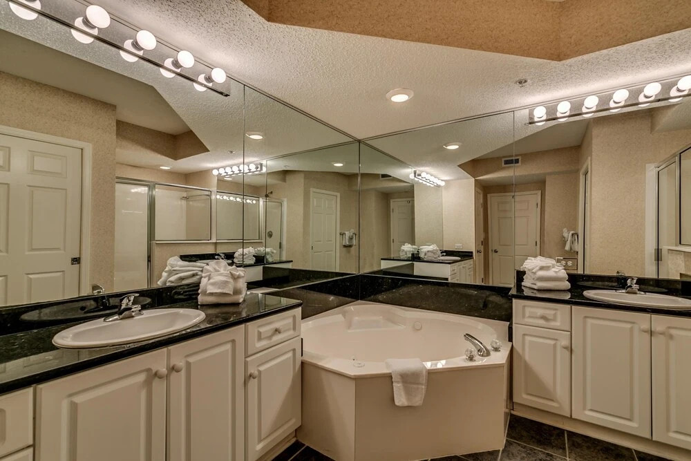 Barefoot Resort North Tower by Condo-World