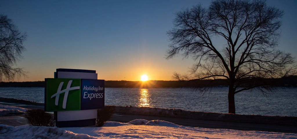 Holiday Inn Express Le Claire Riverfront-Davenport by IHG