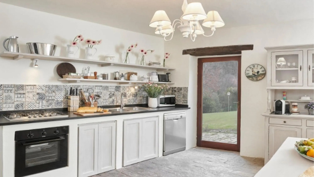 Luxury Villa Inside a big Estate Airco Heated Pool-villa Savino