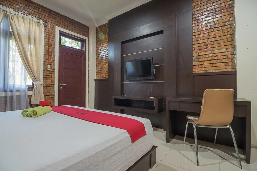 Bengawan Residence 66 by RedDoorz