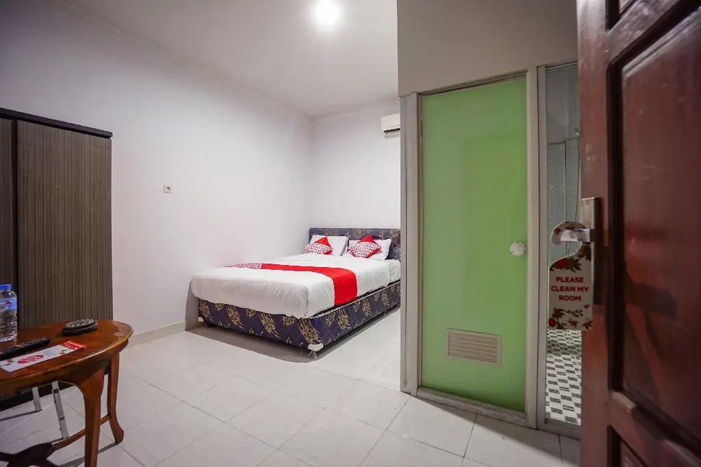 Oyo 1545 Bs Residence
