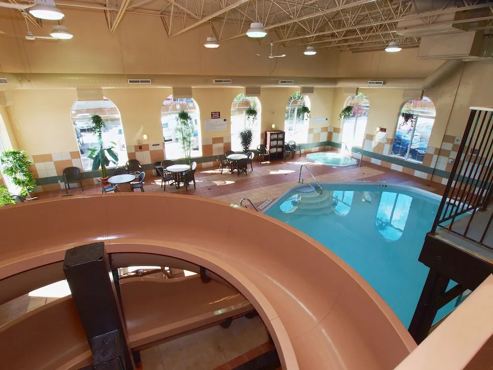 Best Western Plus Pembina Inn & Suites