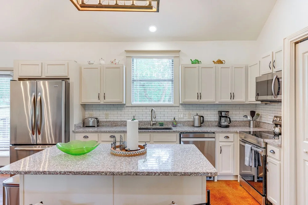 San Marcos Home w/ Fire Pit ~ 10 Mi to Downtown!
