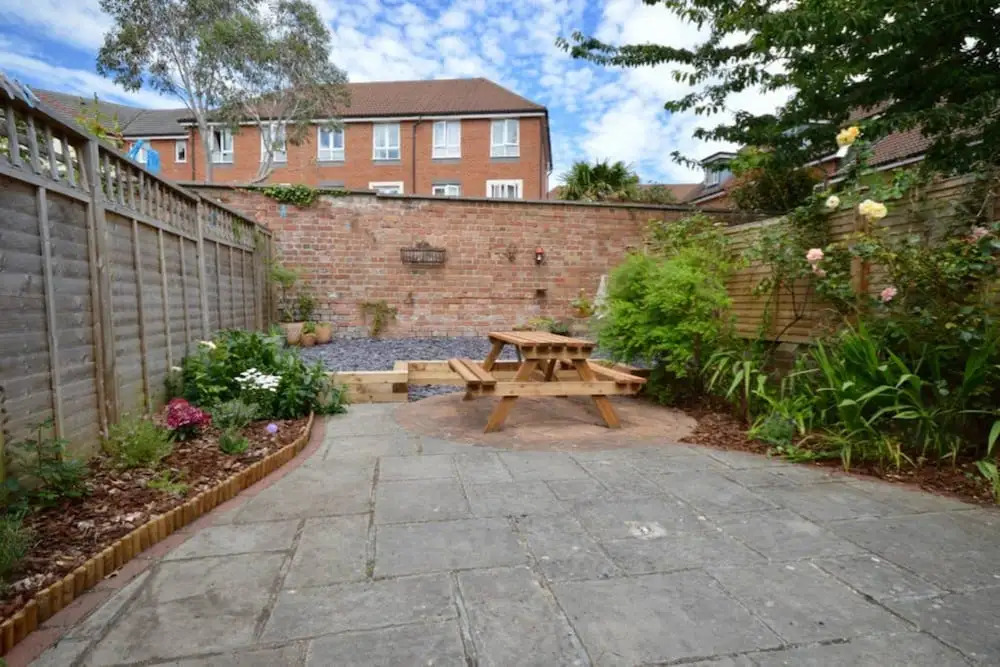 Charming Victorian 3 Bedroom House With Large Garden