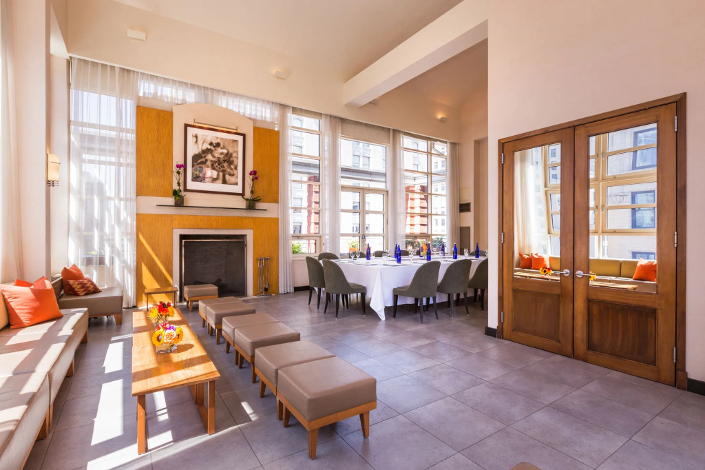 Hotel Giraffe by Library Hotel Collection