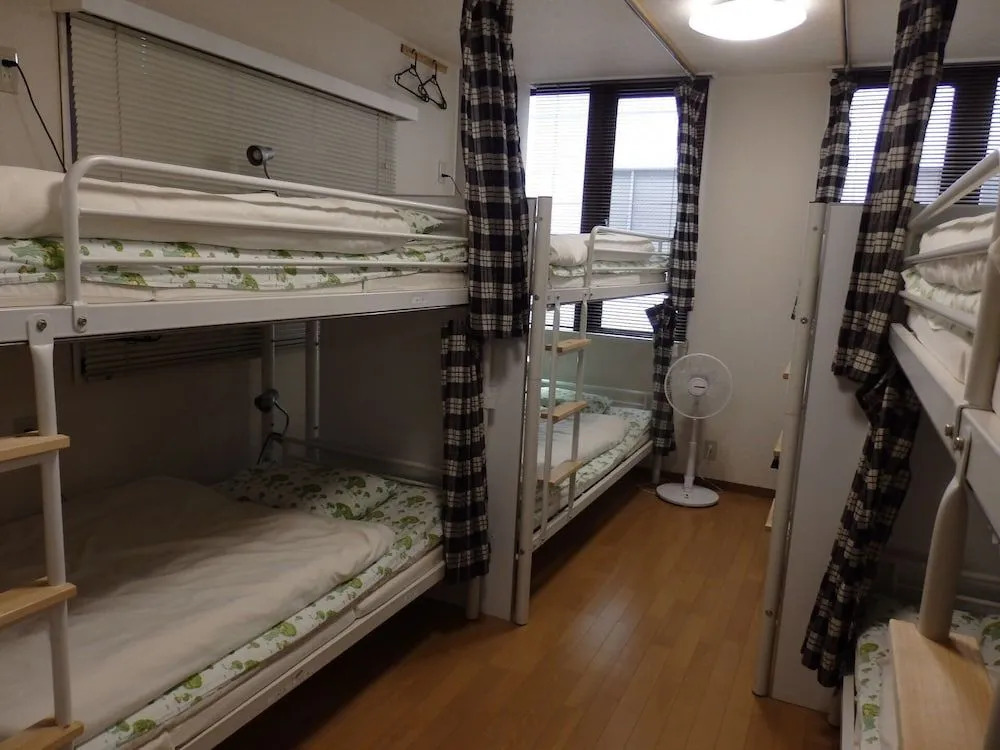 Backpackers Mini House