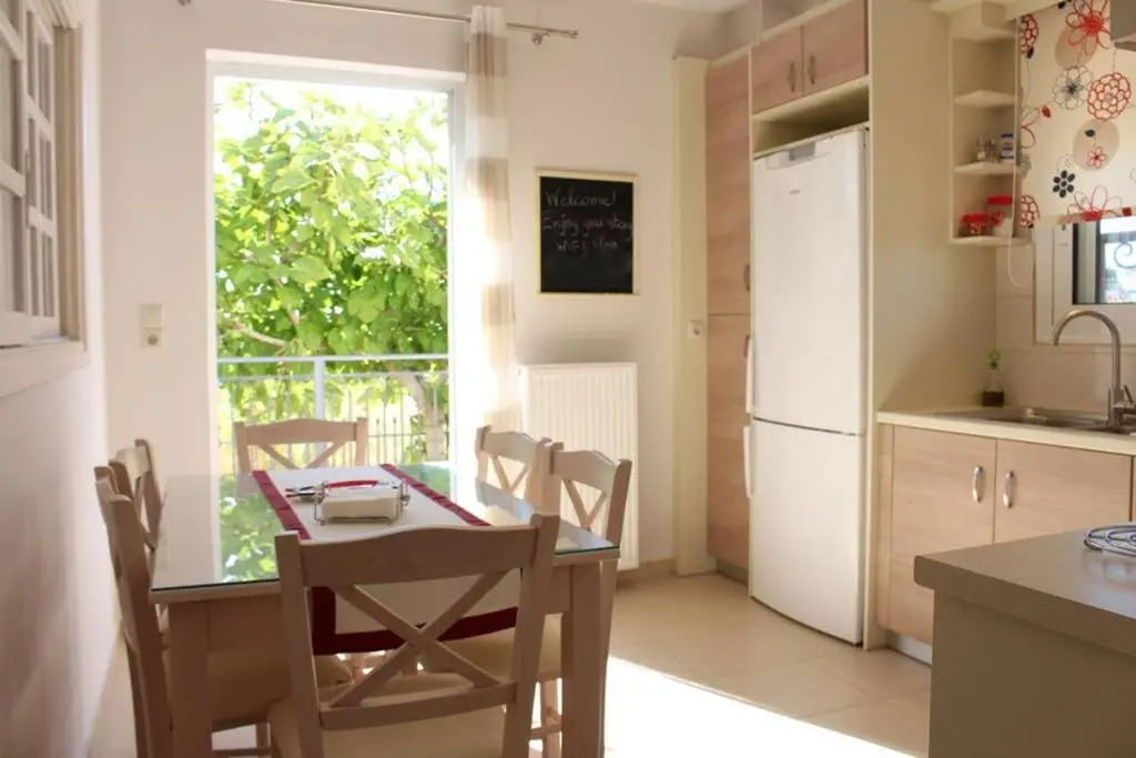 New, modern, bright and independent apartment 83 m2, with garden, 5min to the beach and the city center