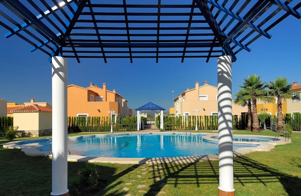 Ad1000 in Oliva With 2 Bedrooms and 1 Bathrooms