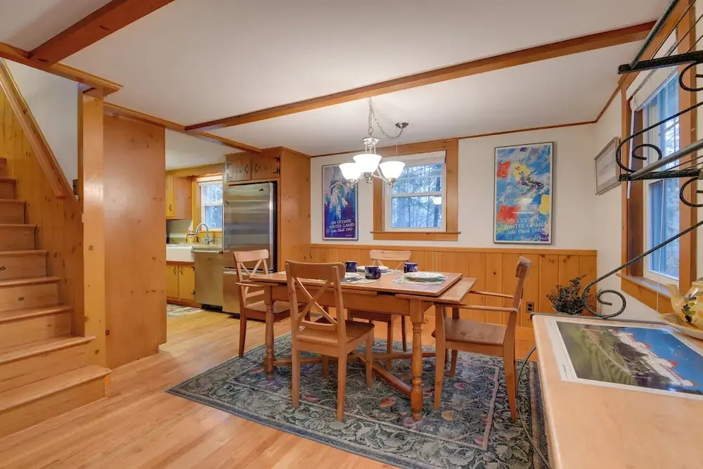 North Conway Home < Walk to Slopes at Cranmore!