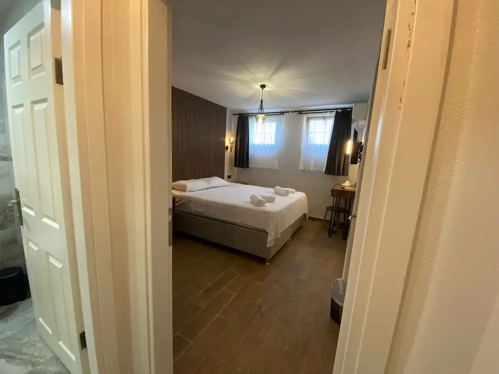 Tinos Otel & Bağ Evi 12 Yaş Üstü