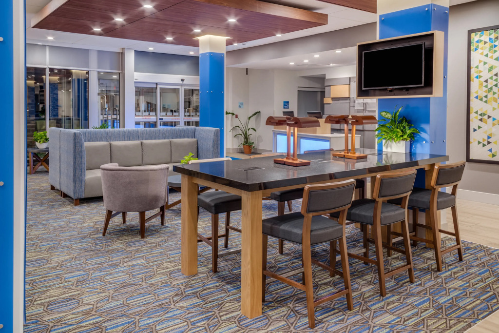 Holiday Inn Express & Suites - Rice Lake by IHG