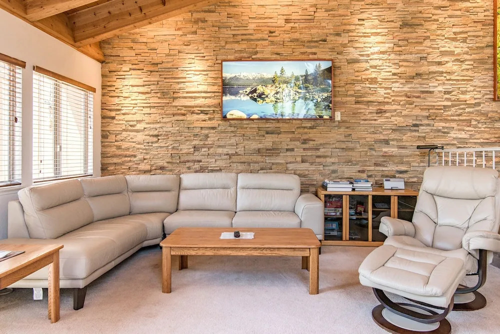 Lake Village Townhouse B