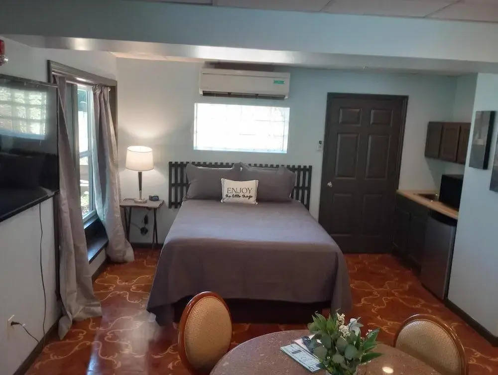Elk River Hotel