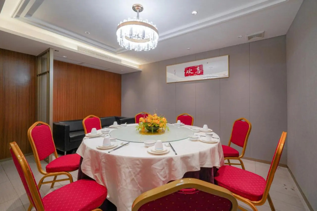 Baiyun City Hotel