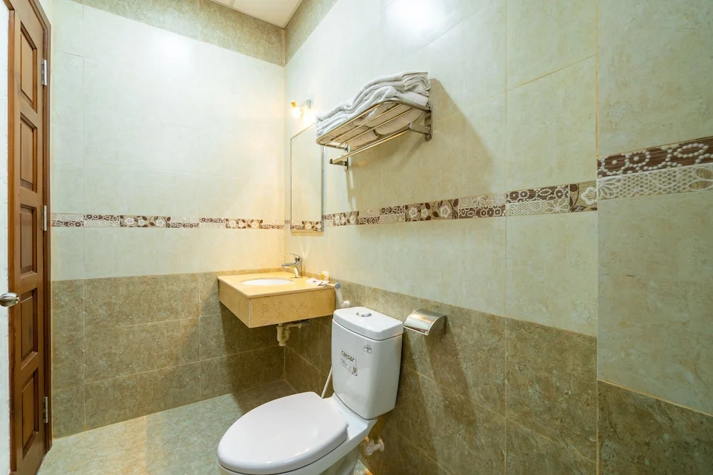 Oyo 358 Trung Nui Hotel