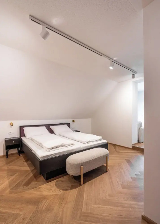SISTERS Haus Hotel Garni