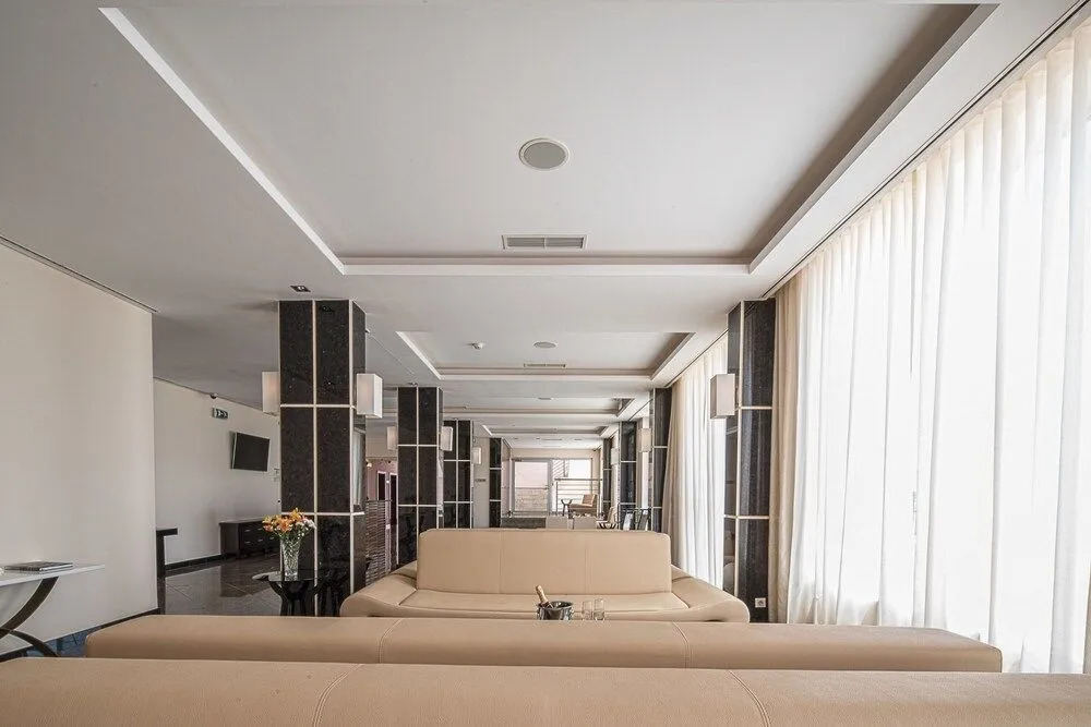 iu Hotel Sumbe
