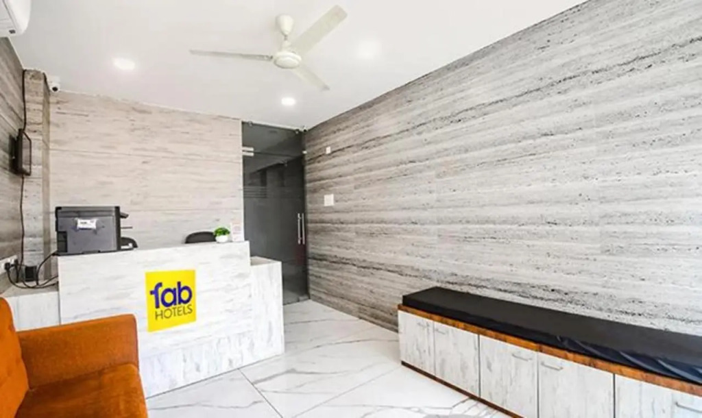 FabHotel Dak Plaza