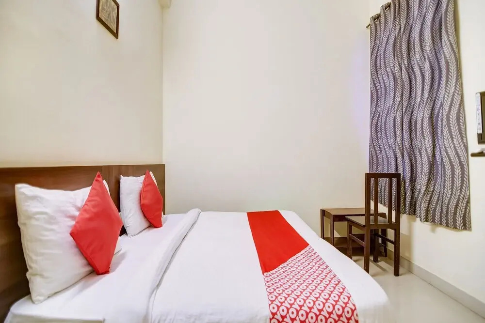 Oyo Flagship 28716 Panchasheel Enclave