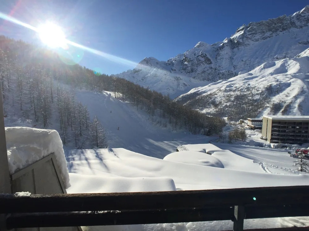 Front Ski slope Cervinia Apartments