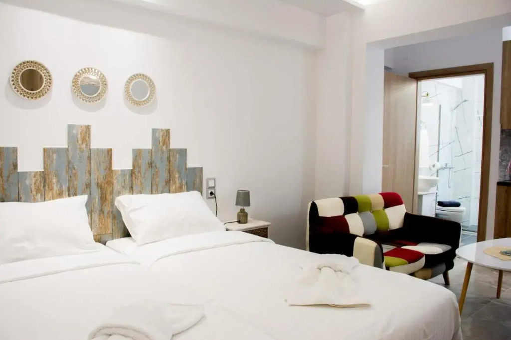Semes Luxury Apts by Estia